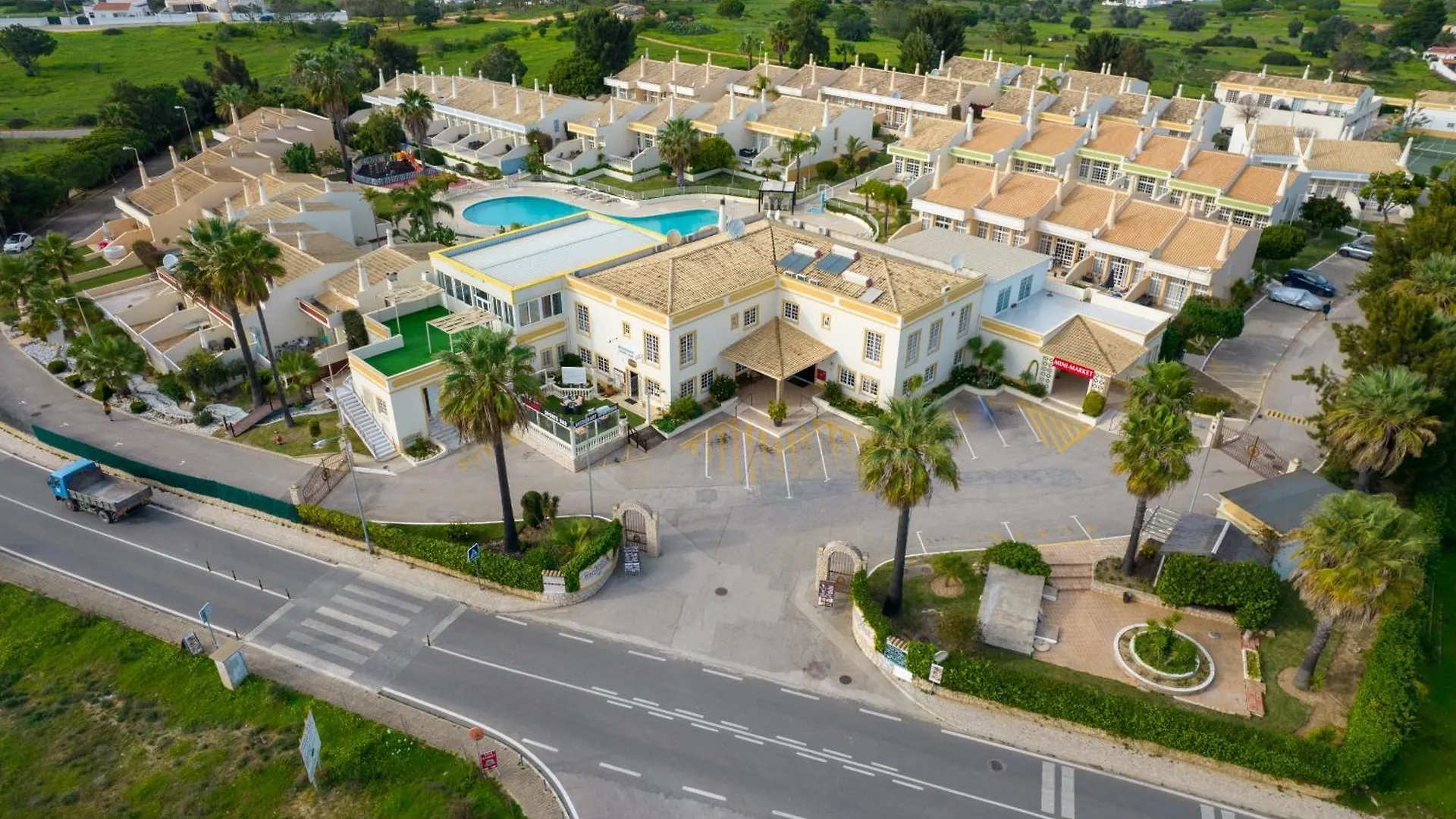 Ponta Grande Resort Albufeira 0*,